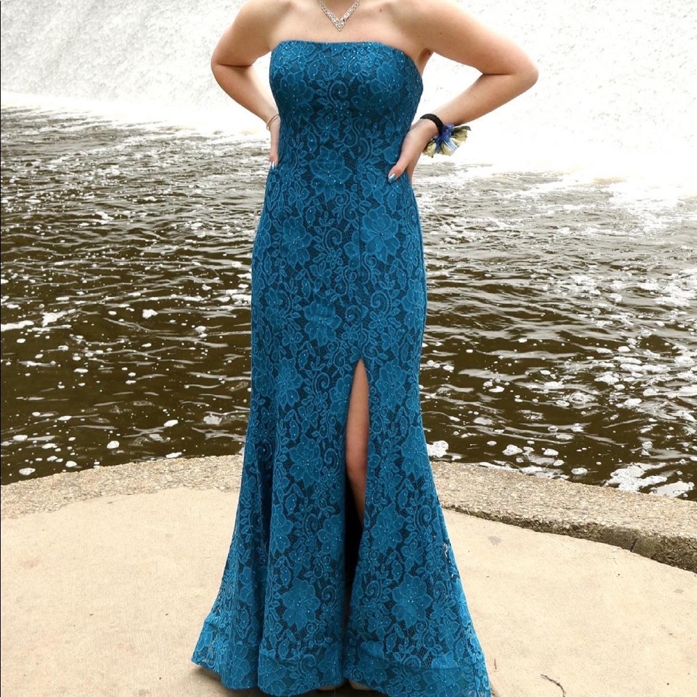 PROM DRESS